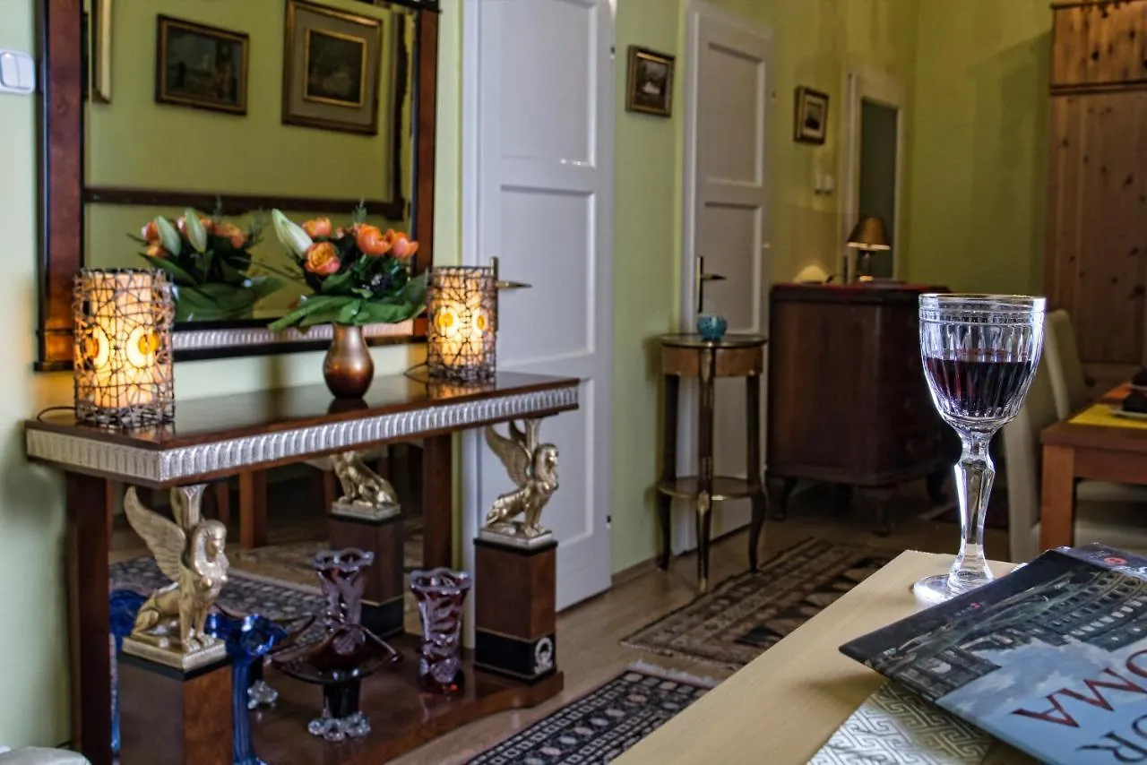 Stunning 2 Double Bedroom Apartment In The Centre Of Budapest