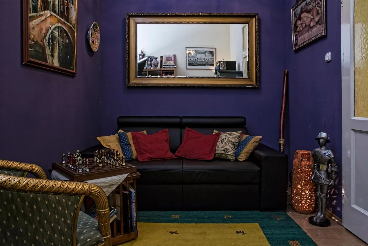 Stunning 2 Double Bedroom Apartment In The Centre Of Budapest 0*,  Węgry