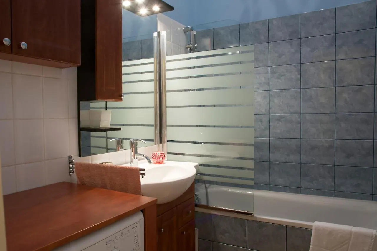 Stunning 2 Double Bedroom Apartment In The Centre Of Budapest 0*,